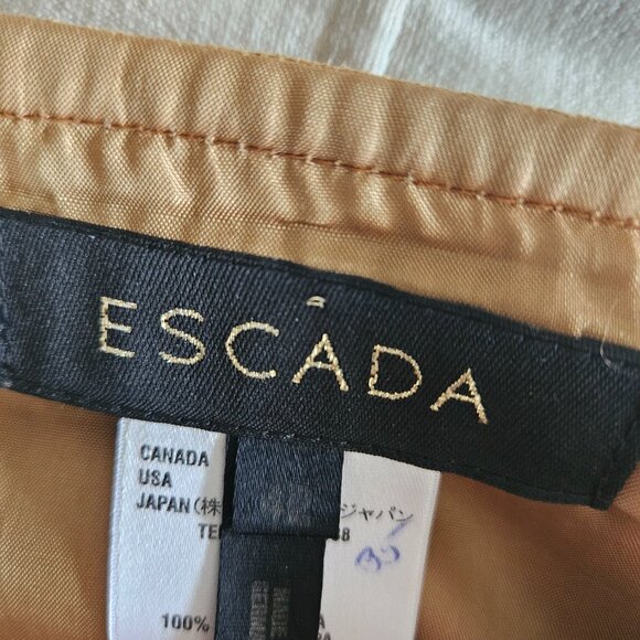 SHOWSTOPPING DESIGNER ESCADA SUEDE SUIT WITH MAGNIFICENT DETAILING- SIZE 40 - Picture 9 of 12